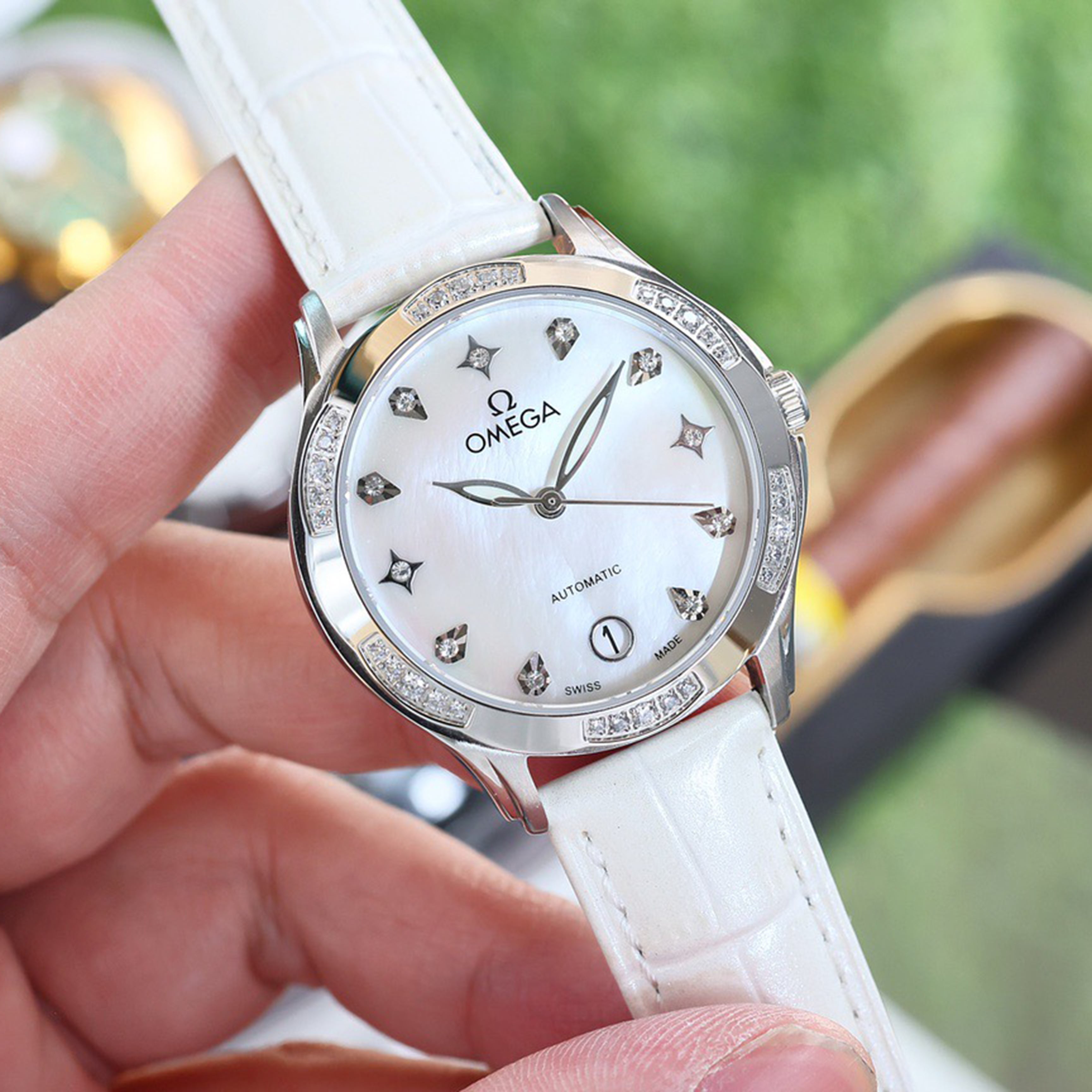 Elegant Ceramic Ladies' Watch