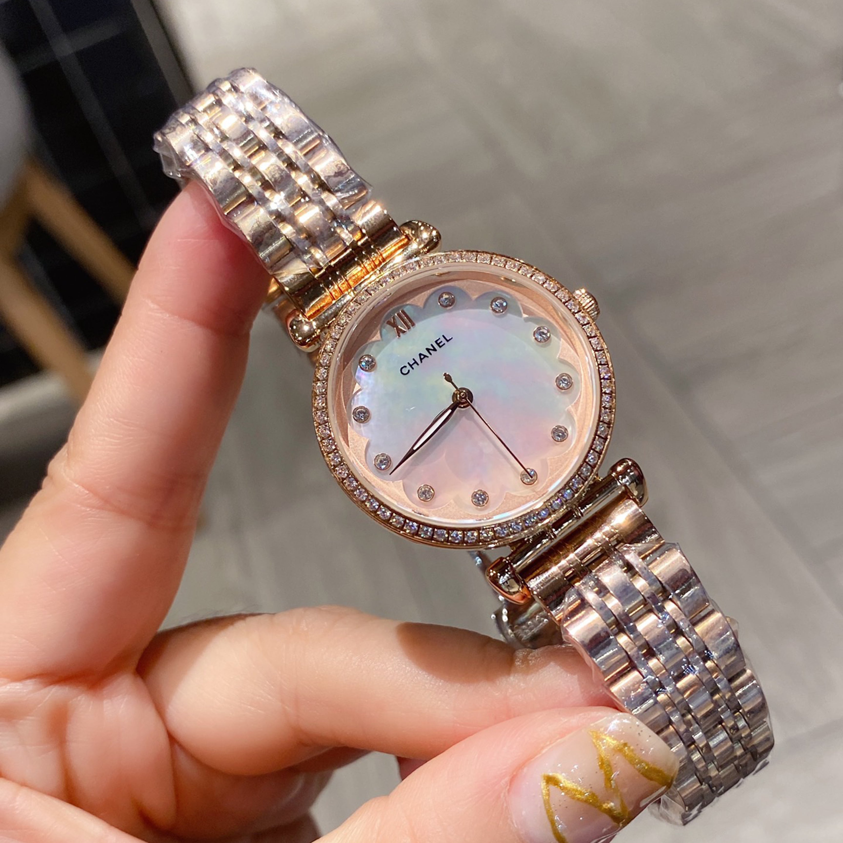 Stylish and Elegant Timepiece 32MM