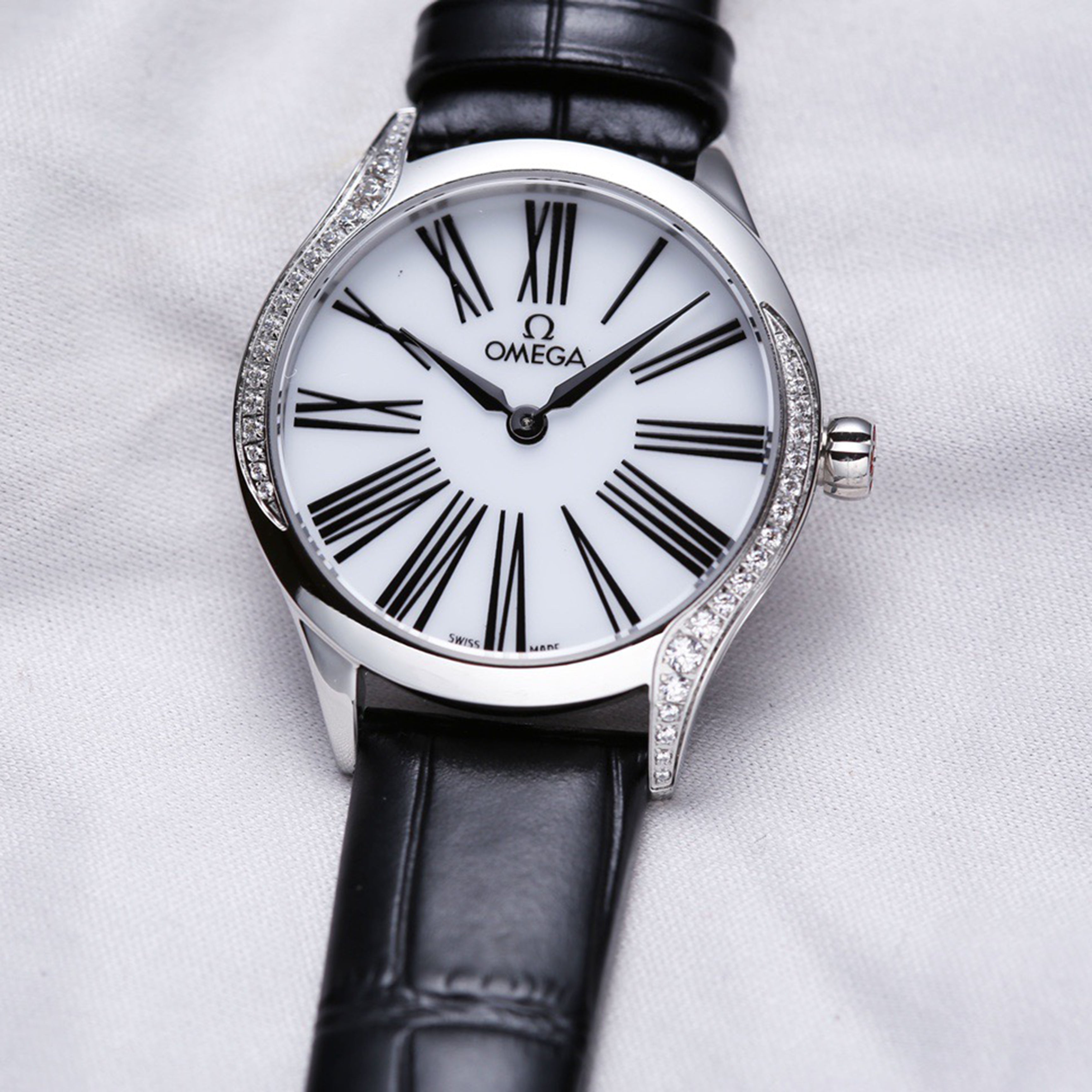 De Ville Quartz Ladies Watch 32MM