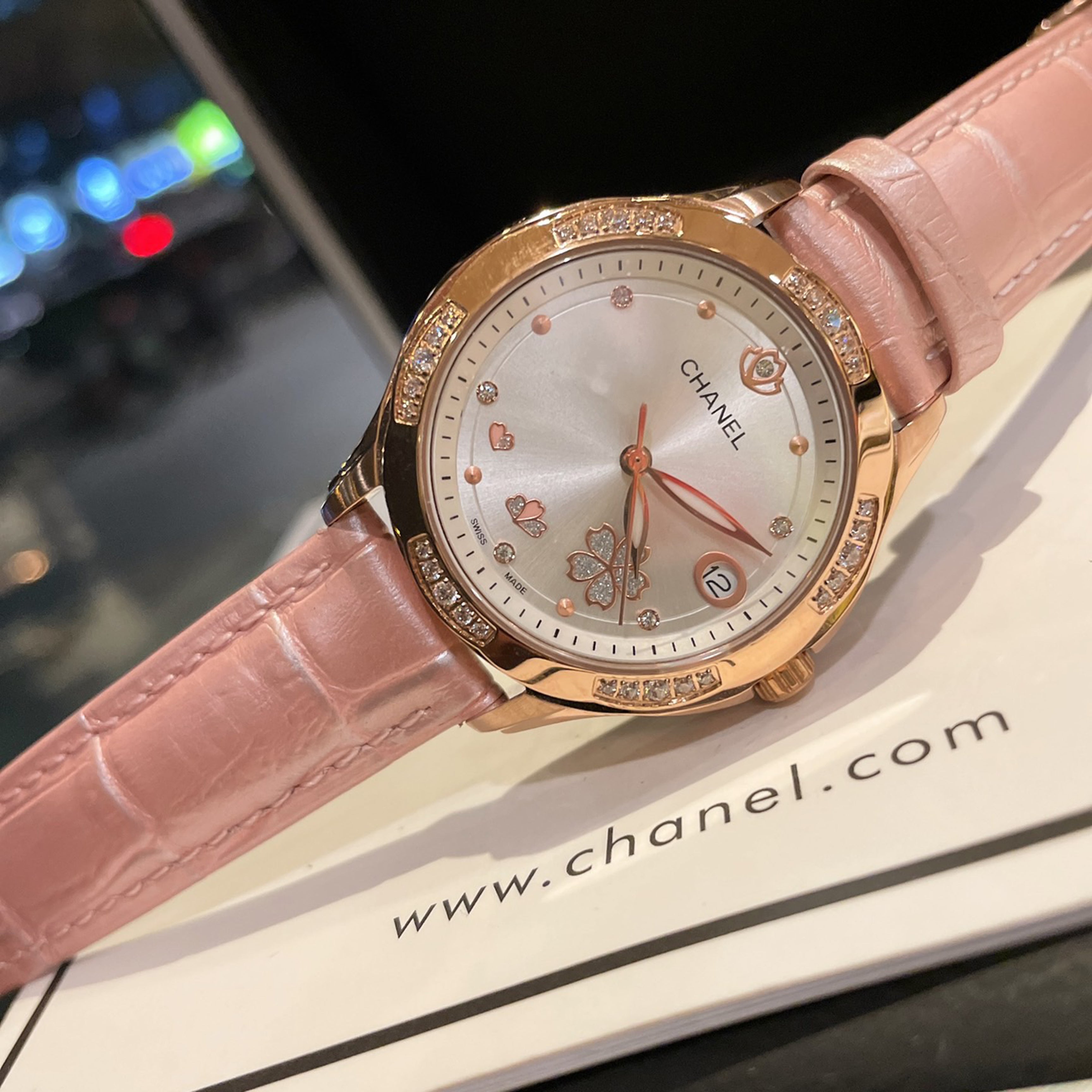 Essential Quartz Watch for Women 34MM