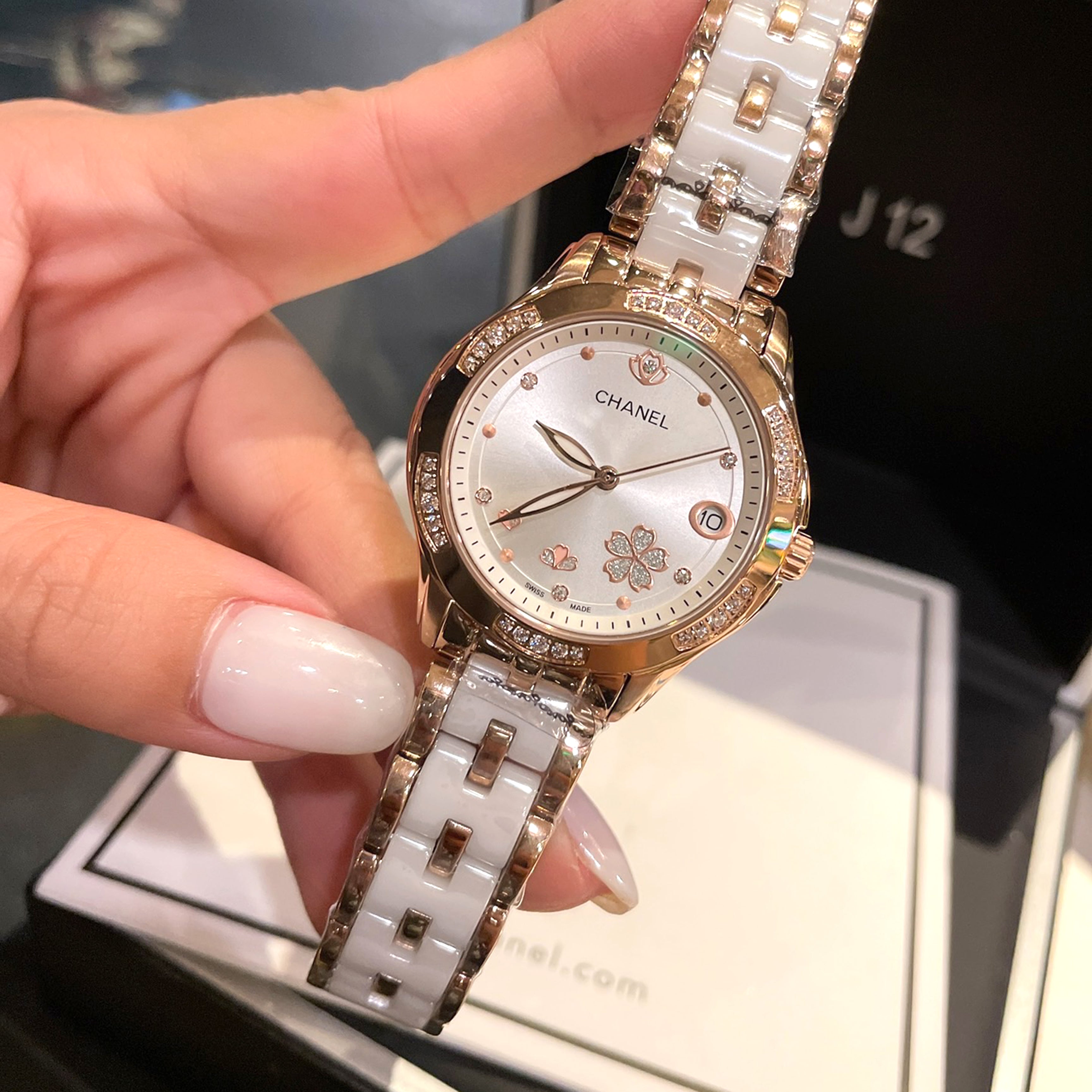 Essential Quartz Watch for Women 34MM