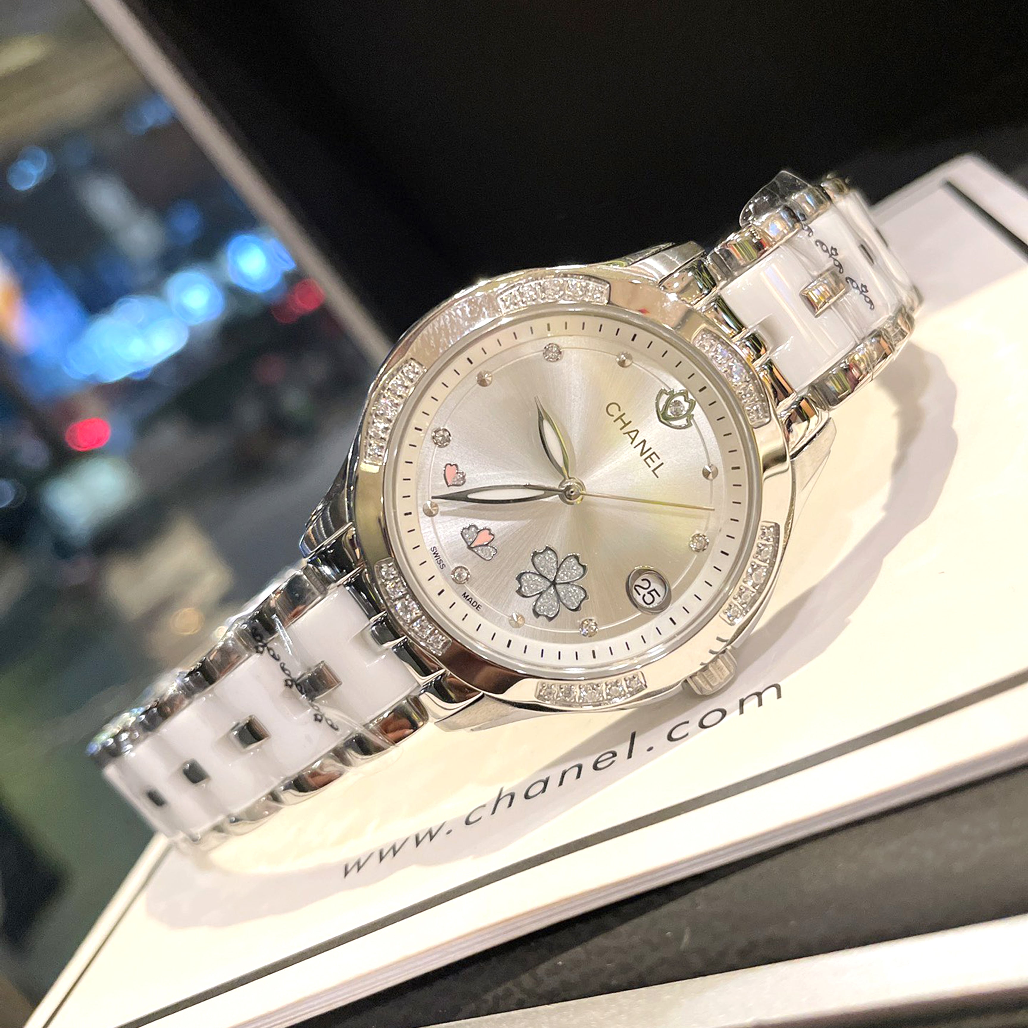 Essential Quartz Watch for Women 34MM