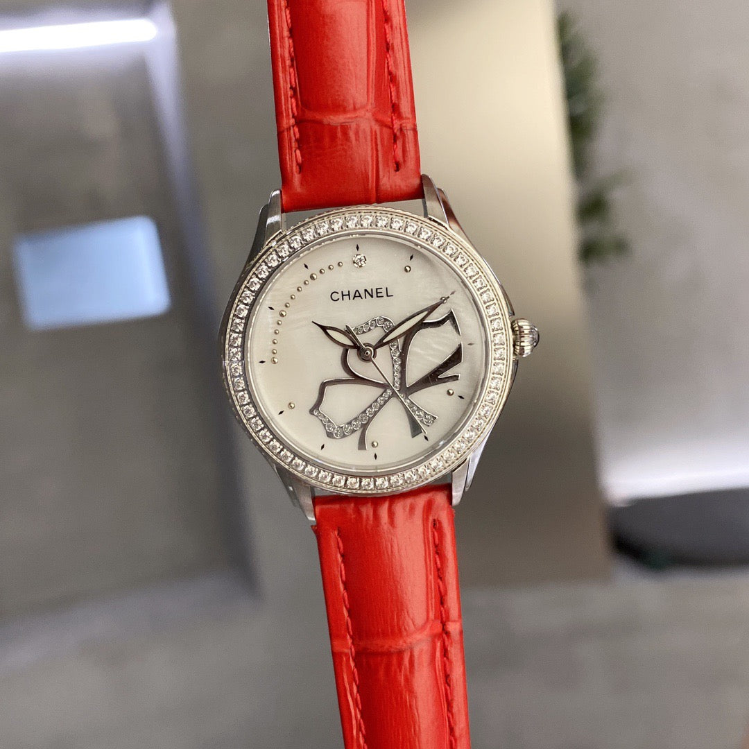 Latest Women's Watch 33MM