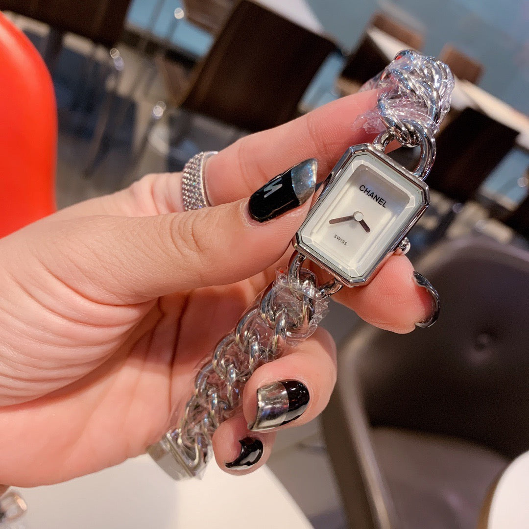 2PREMIÈRE CHAÎNE WATCH