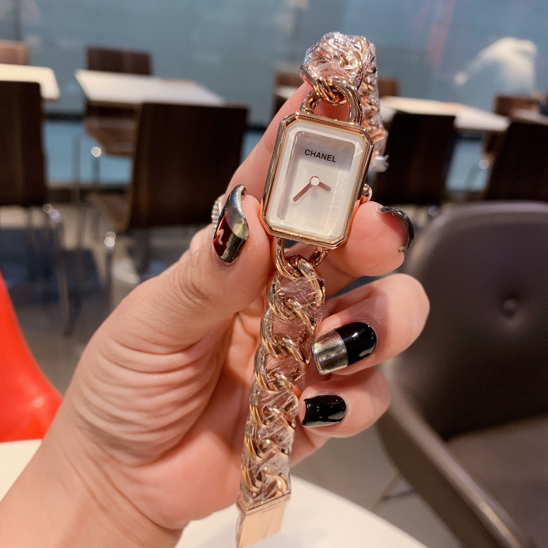 2PREMIÈRE CHAÎNE WATCH