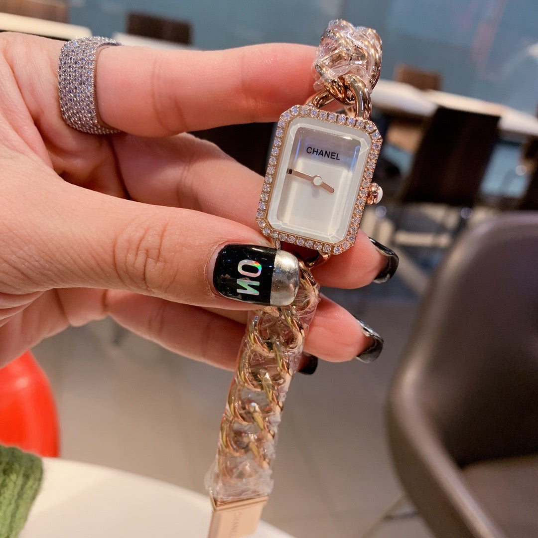 2PREMIÈRE CHAÎNE WATCH