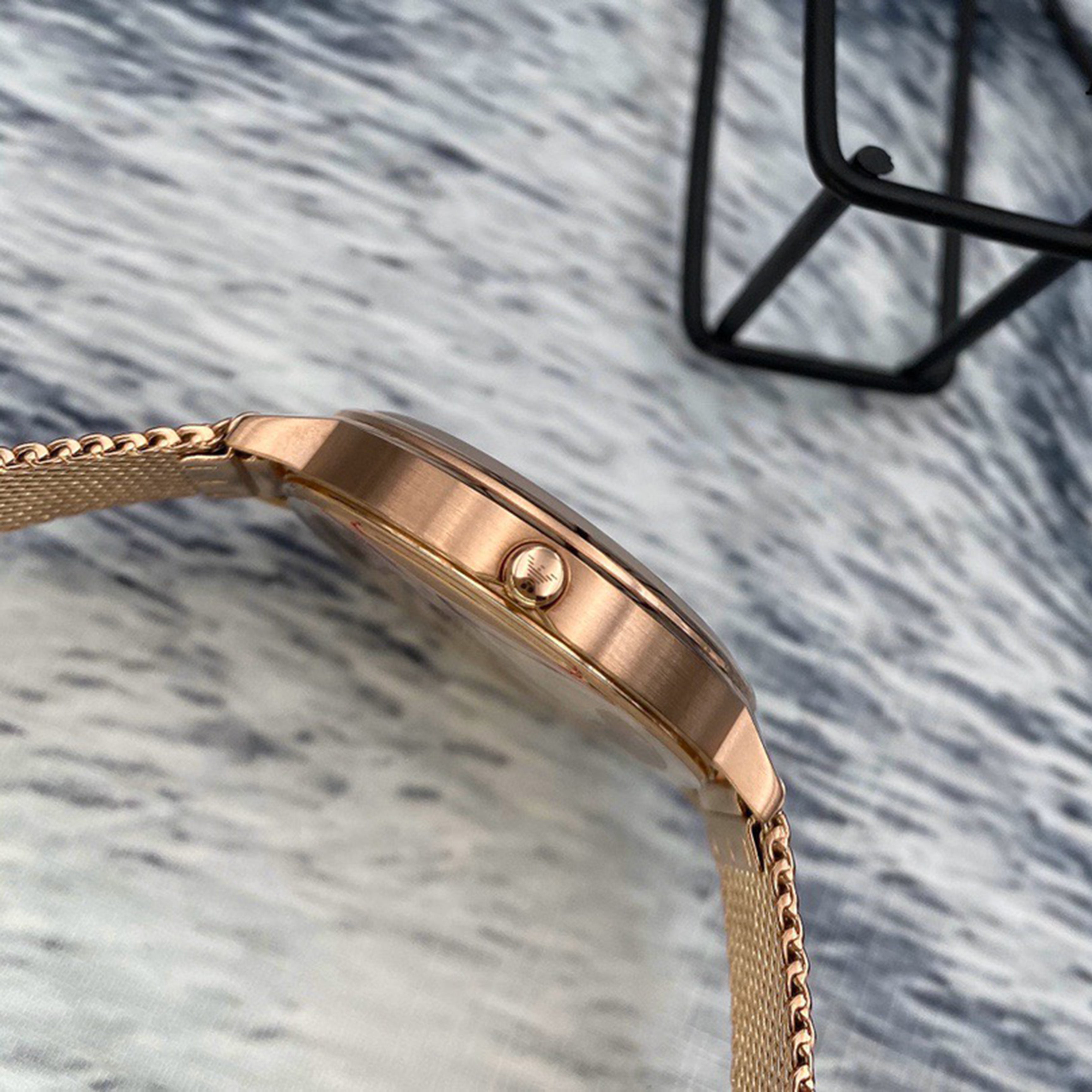 Model: AR11129 - Trendy Fashion Classic Women's Quartz Watch