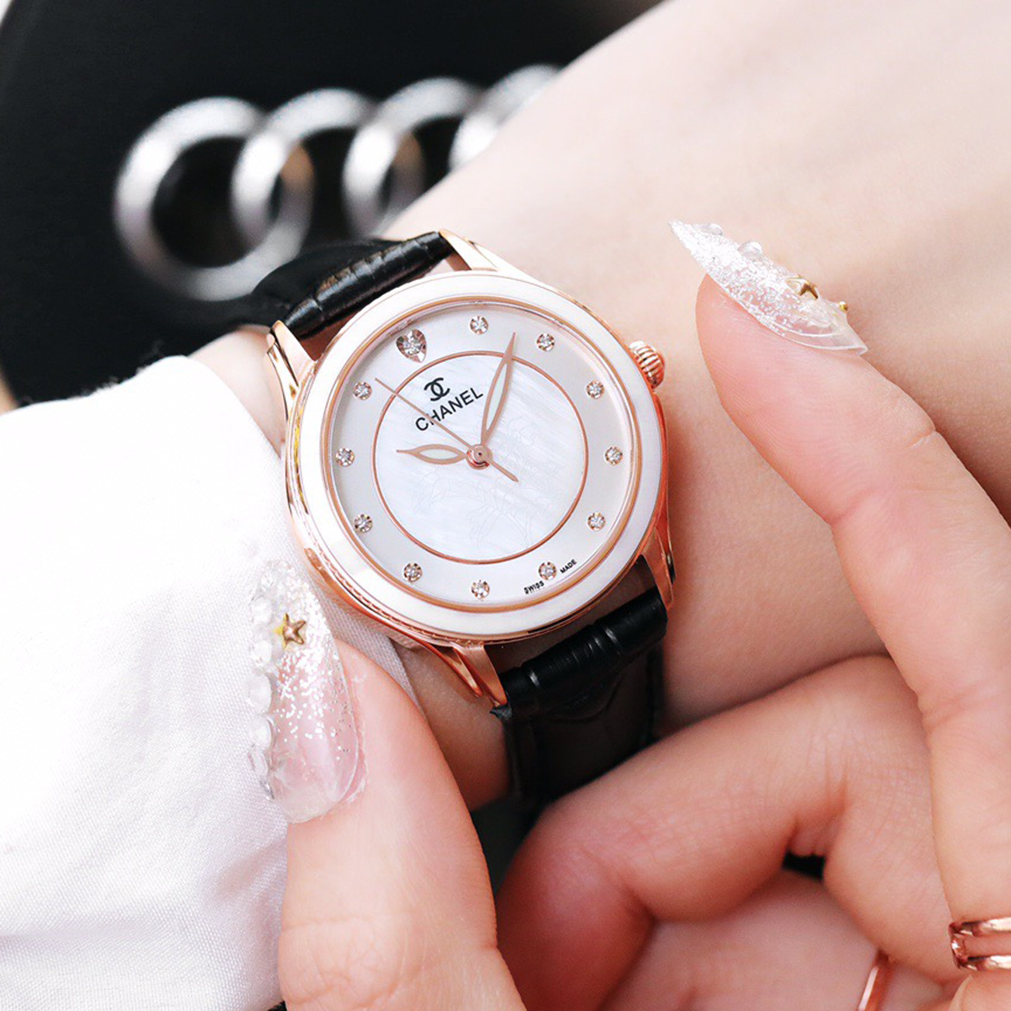 Elegant Ceramic Bezel Ladies' Watch 35MM