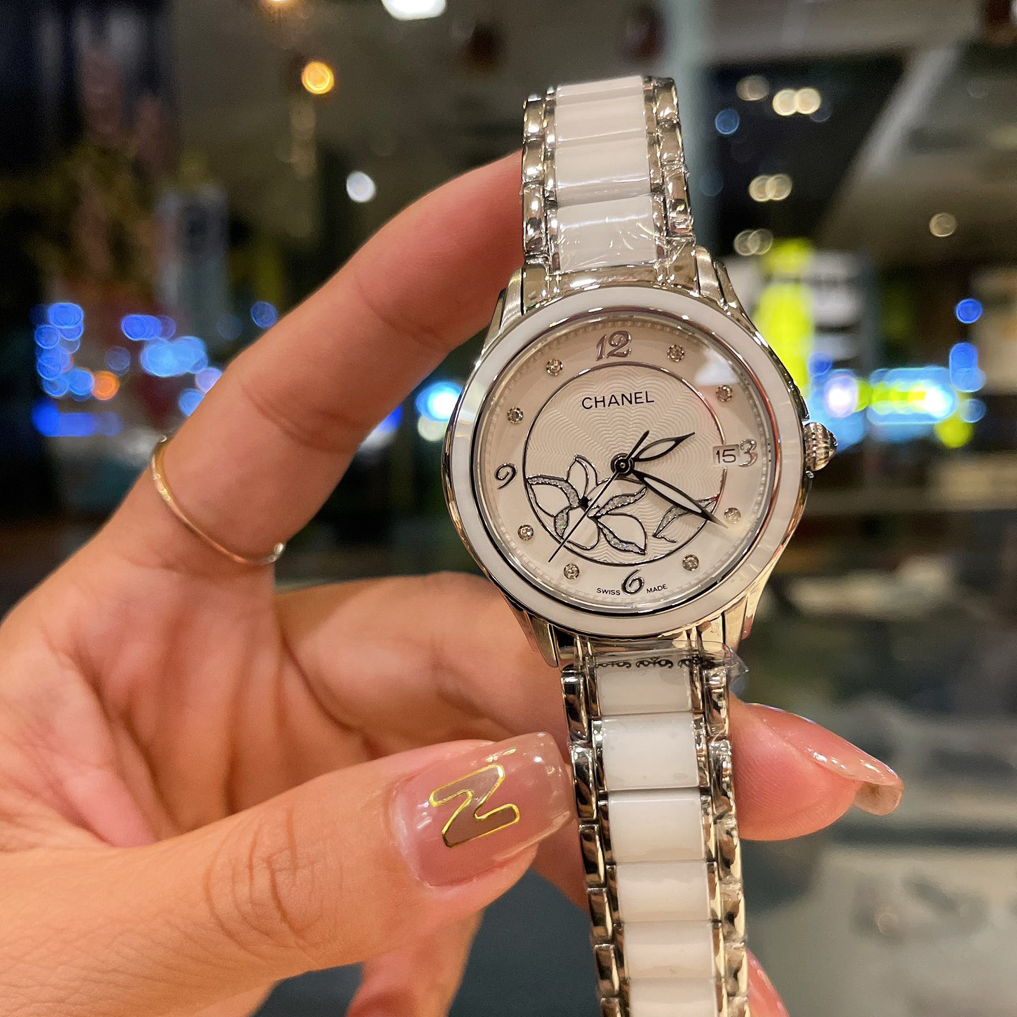 Latest Women's Watch 33MM