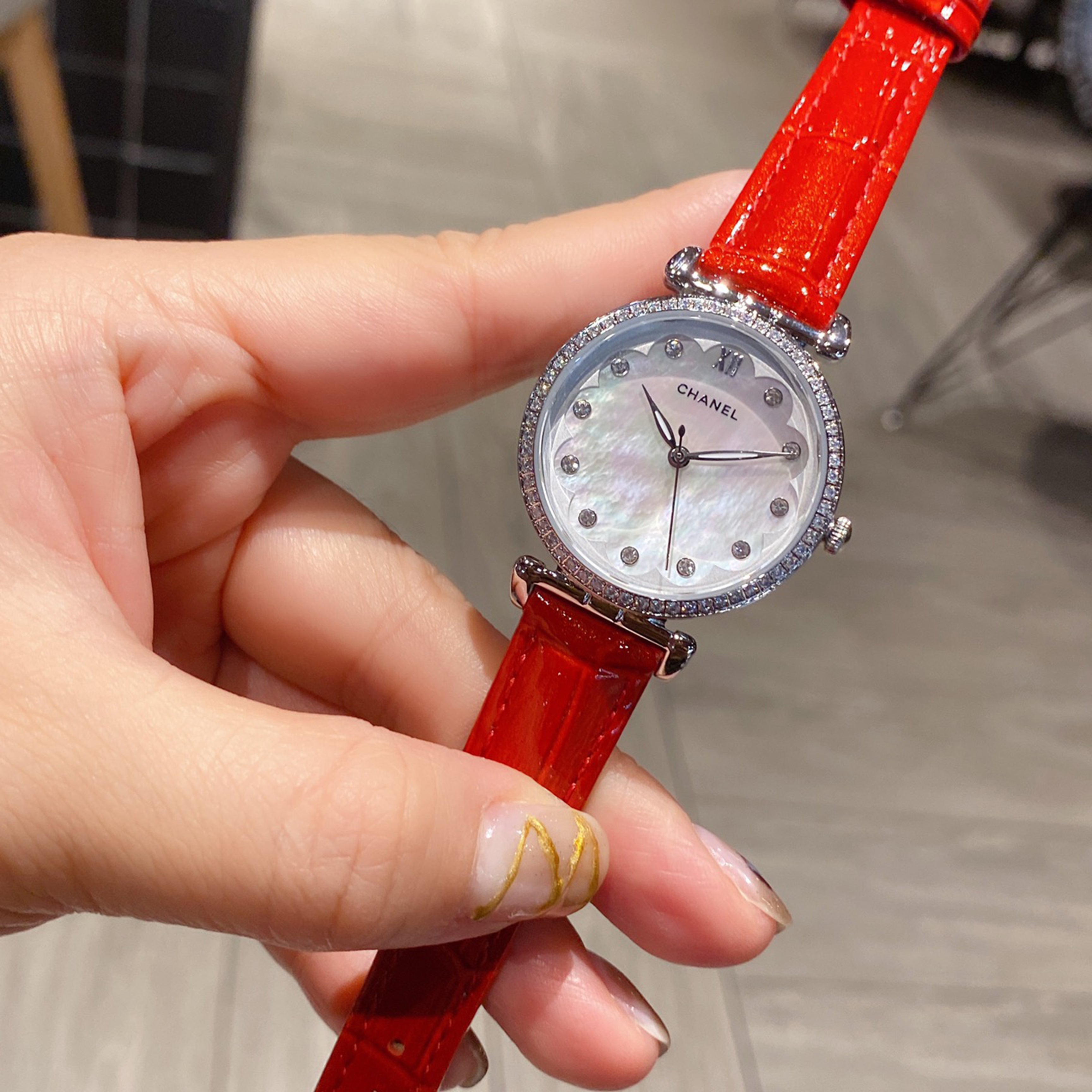 Stylish and Elegant Timepiece 32MM