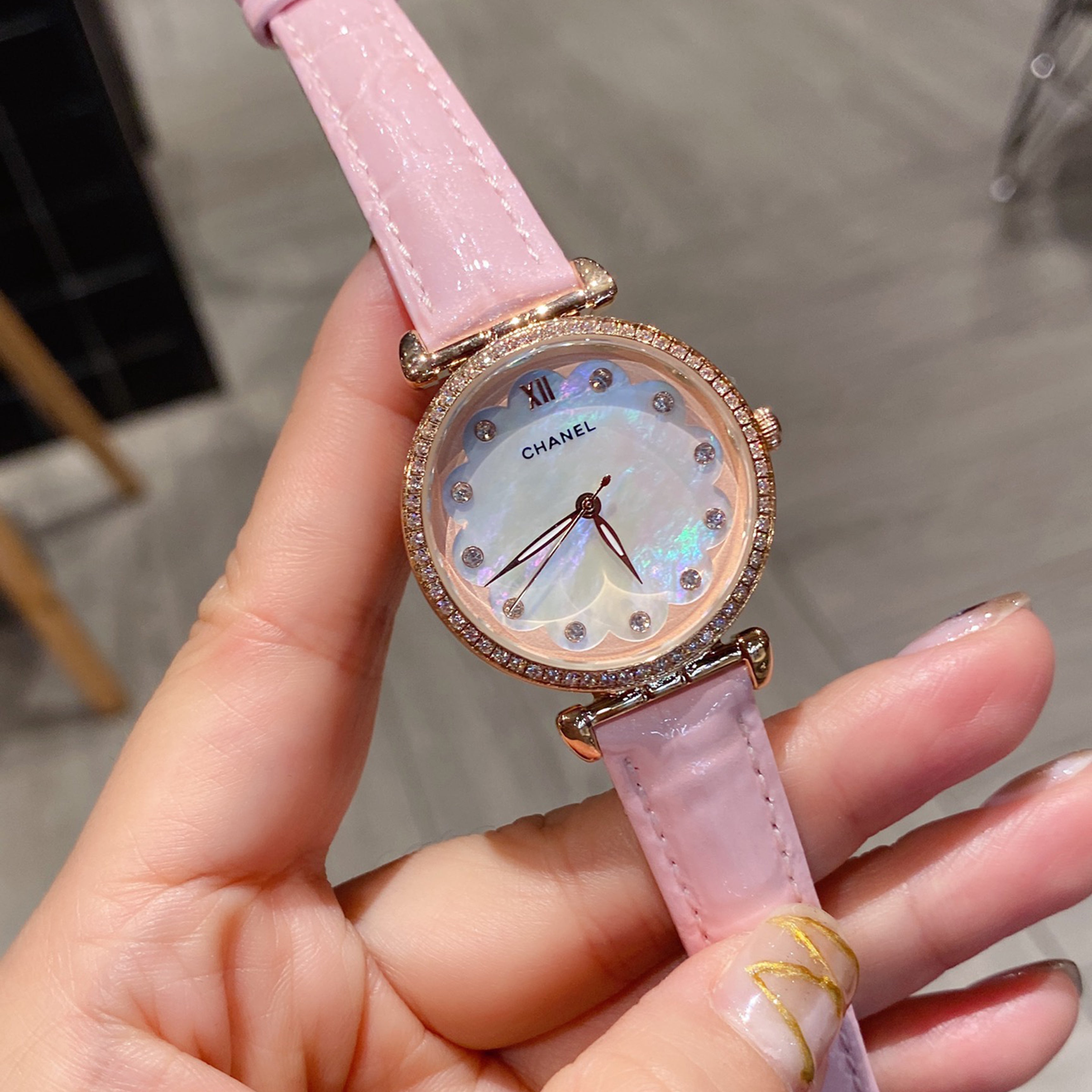 Stylish and Elegant Timepiece 32MM