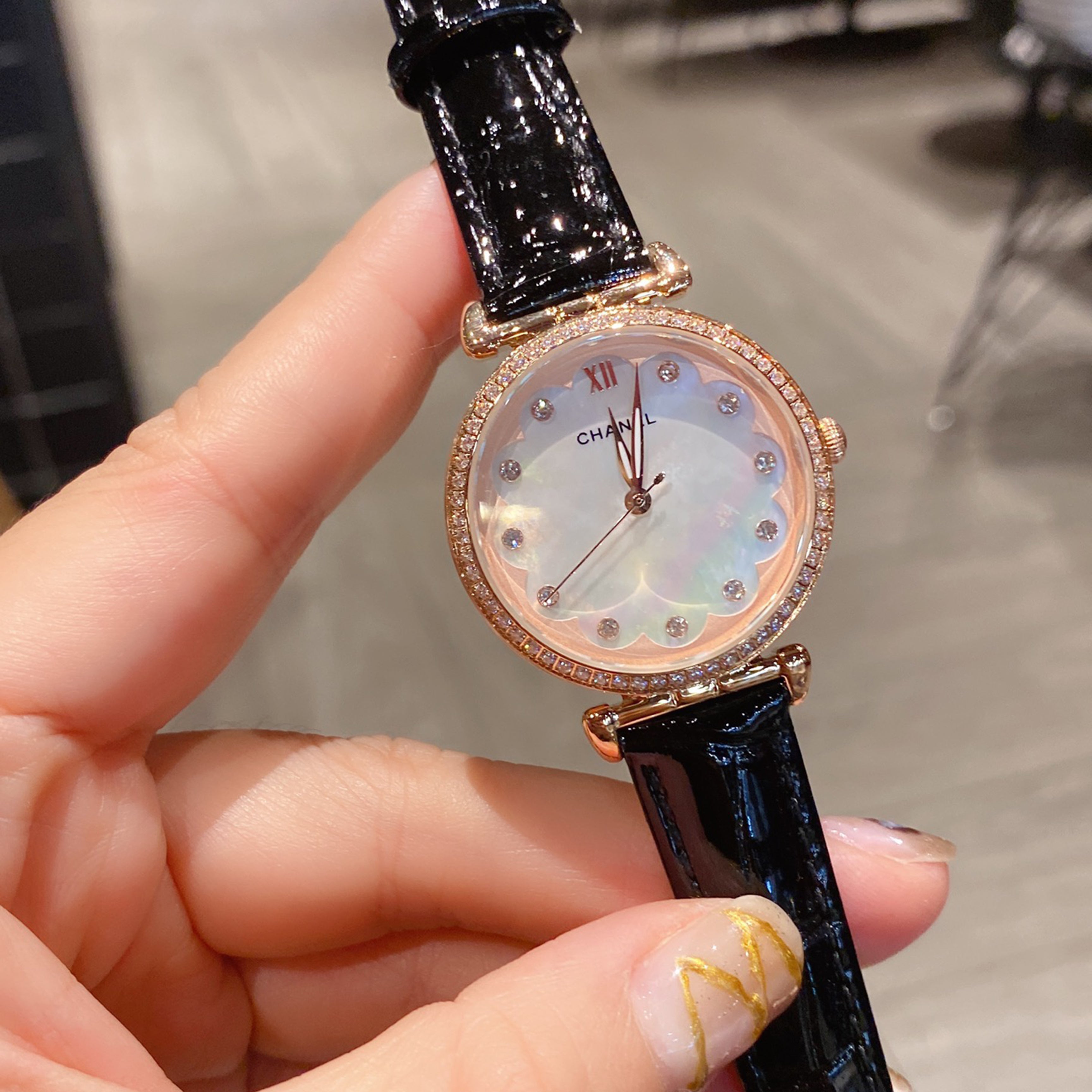 Stylish and Elegant Timepiece 32MM