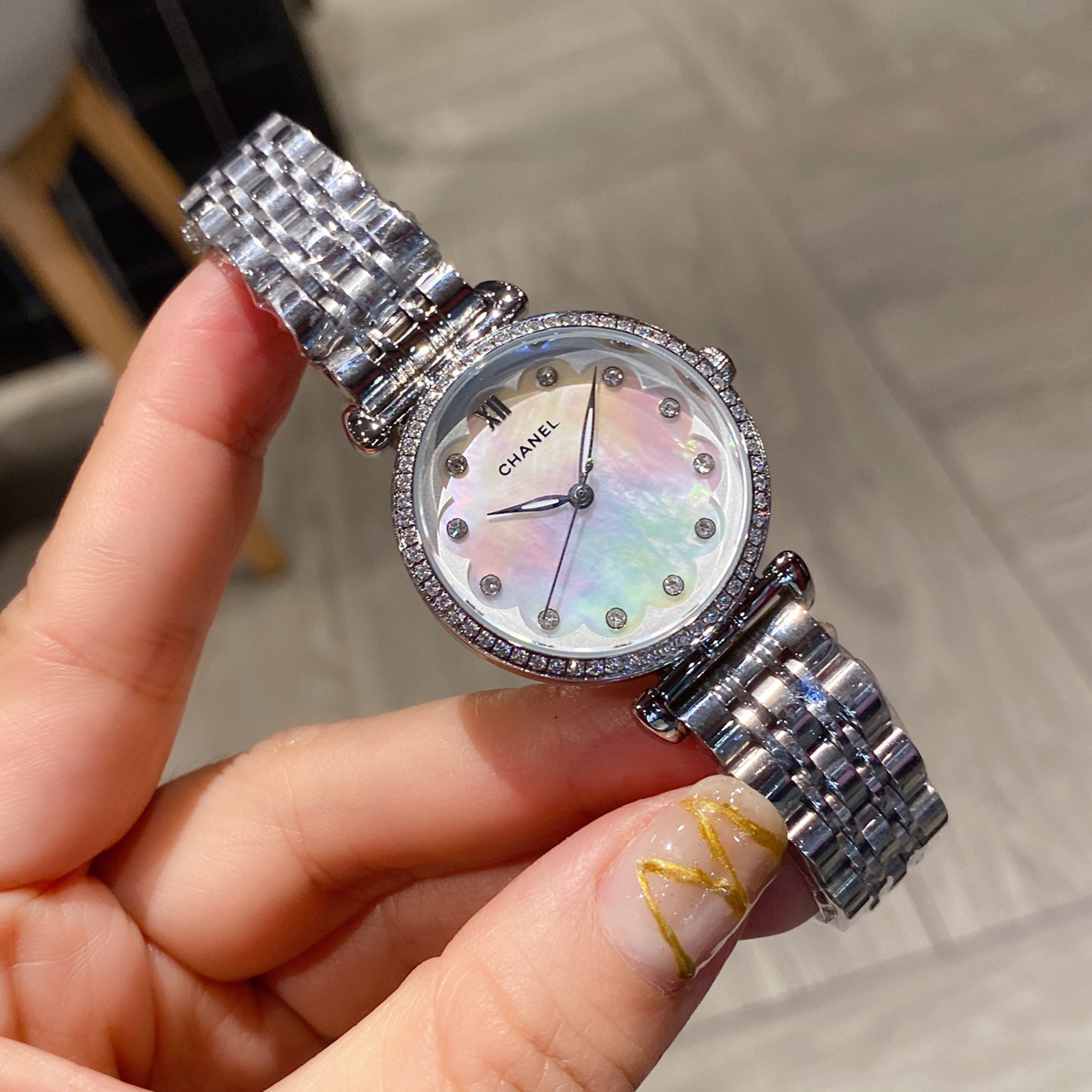 Stylish and Elegant Timepiece 32MM