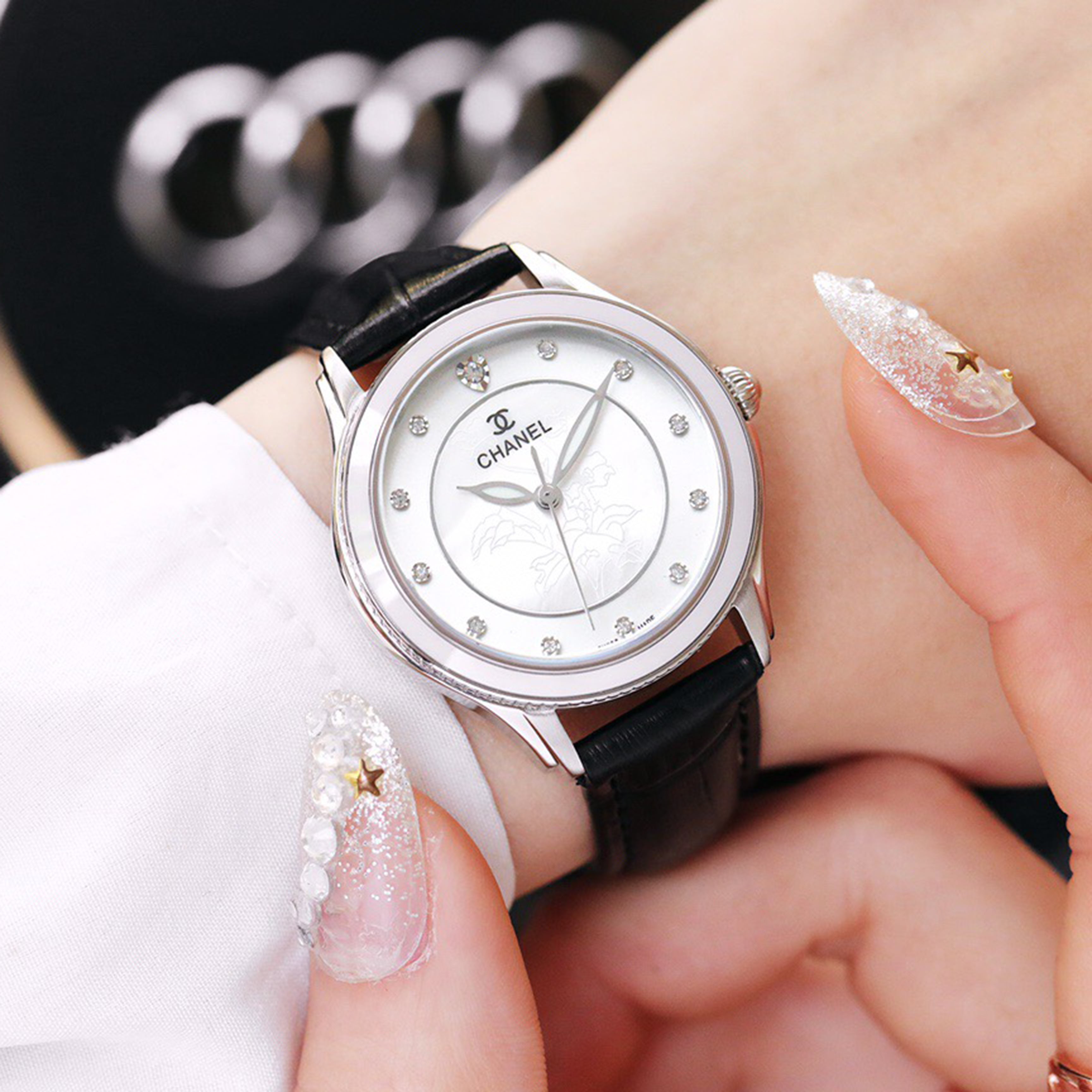 Elegant Ceramic Bezel Ladies' Watch 35MM