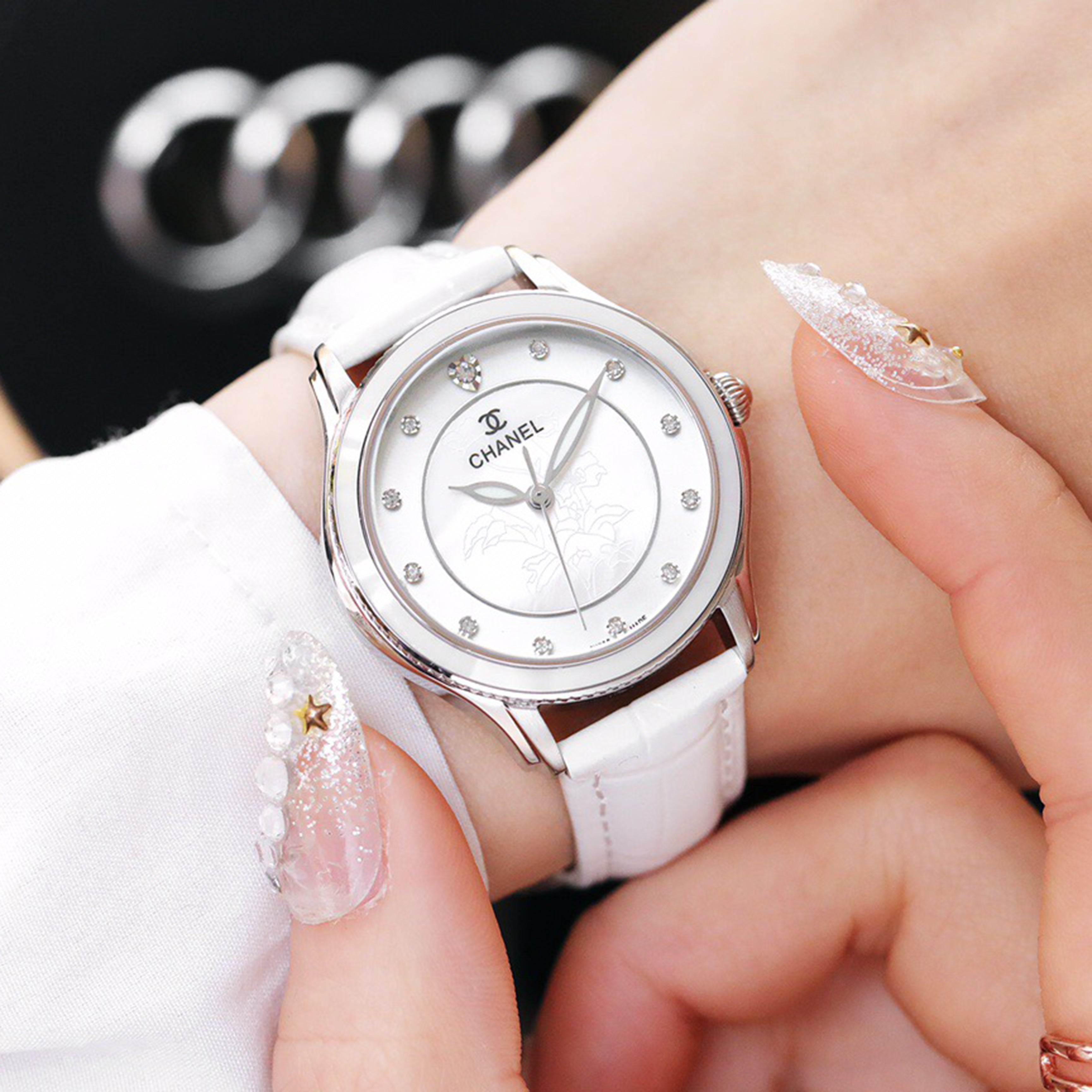 Elegant Ceramic Bezel Ladies' Watch 35MM