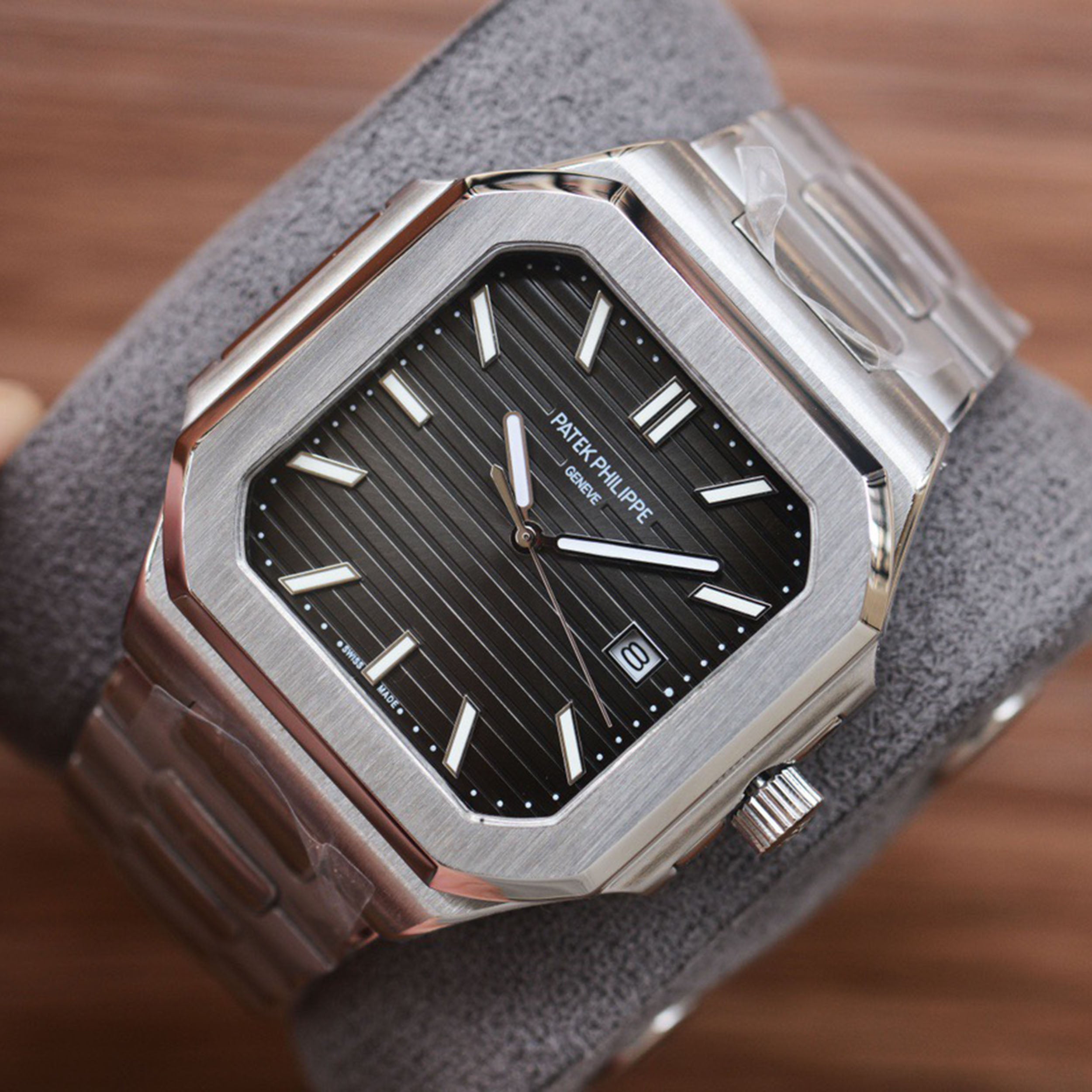 New Series CUBITUS 5821 Watch