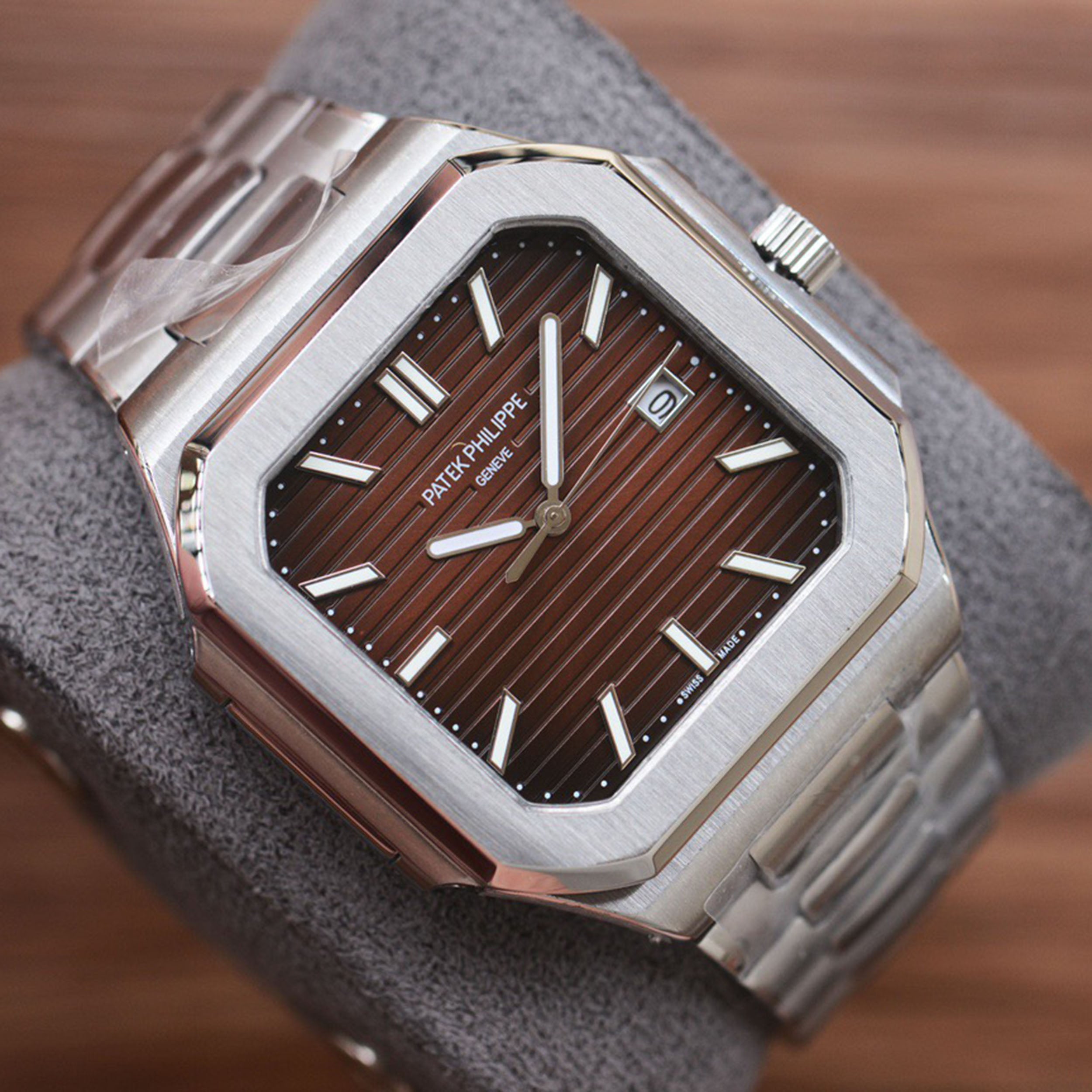 New Series CUBITUS 5821 Watch