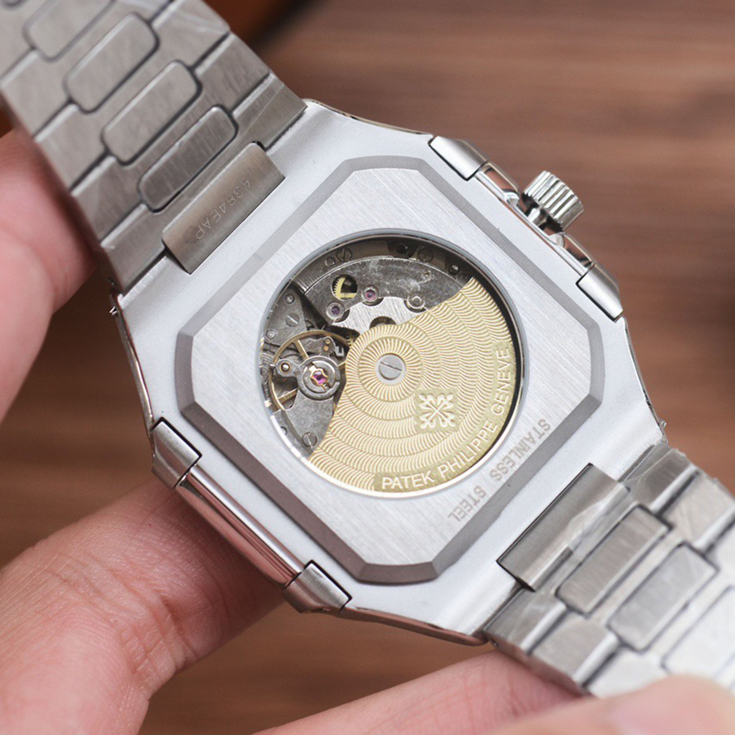 New Series CUBITUS 5821 Watch