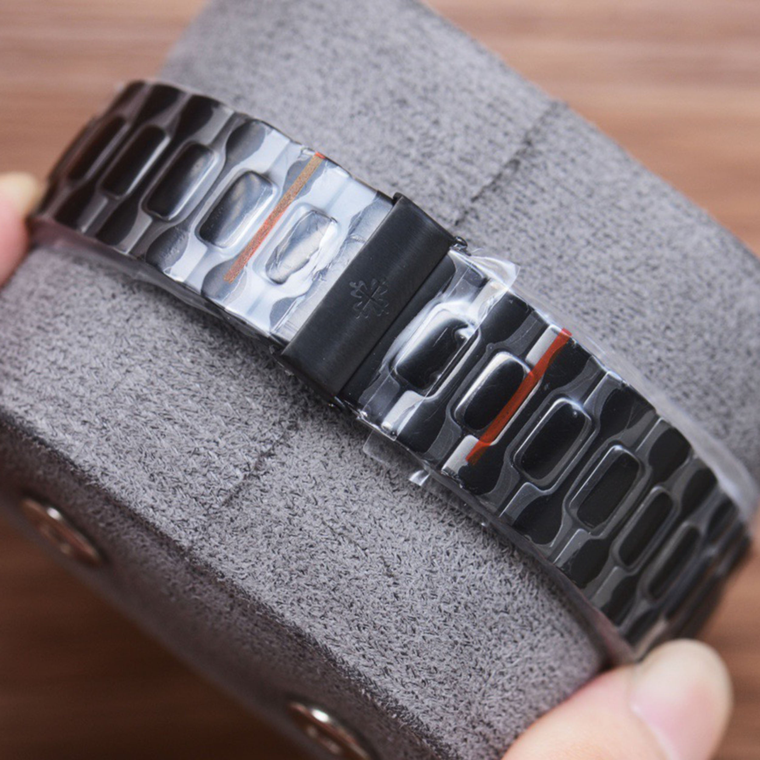 New Series CUBITUS 5821 Watch