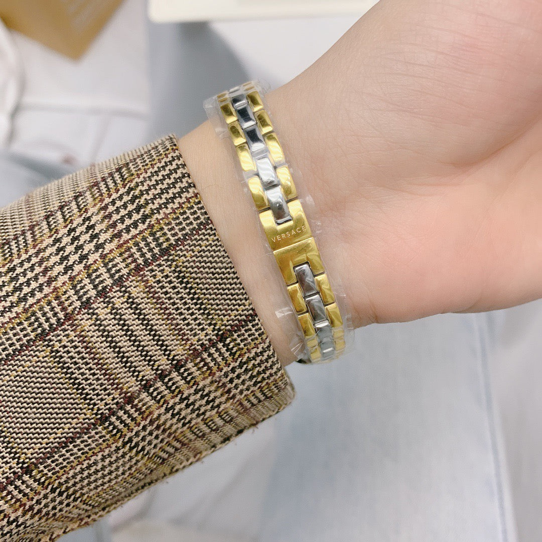 Classic Chronograph Watch 28MM