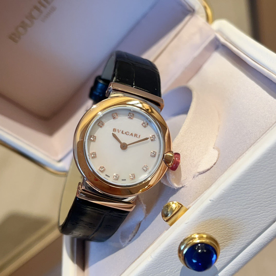 DIVAS' DREAM Women's Quartz Watch