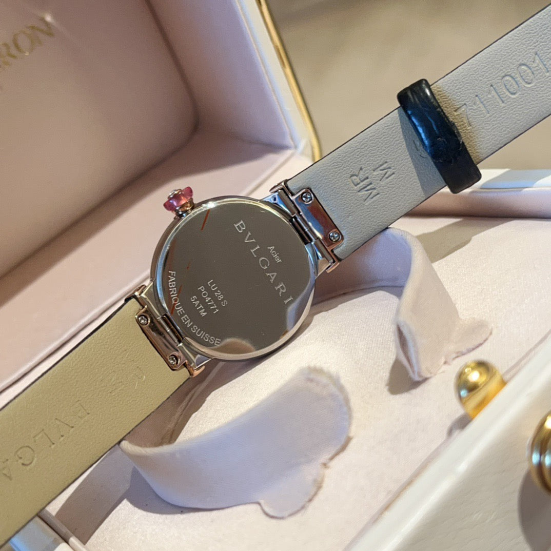 DIVAS' DREAM Women's Quartz Watch