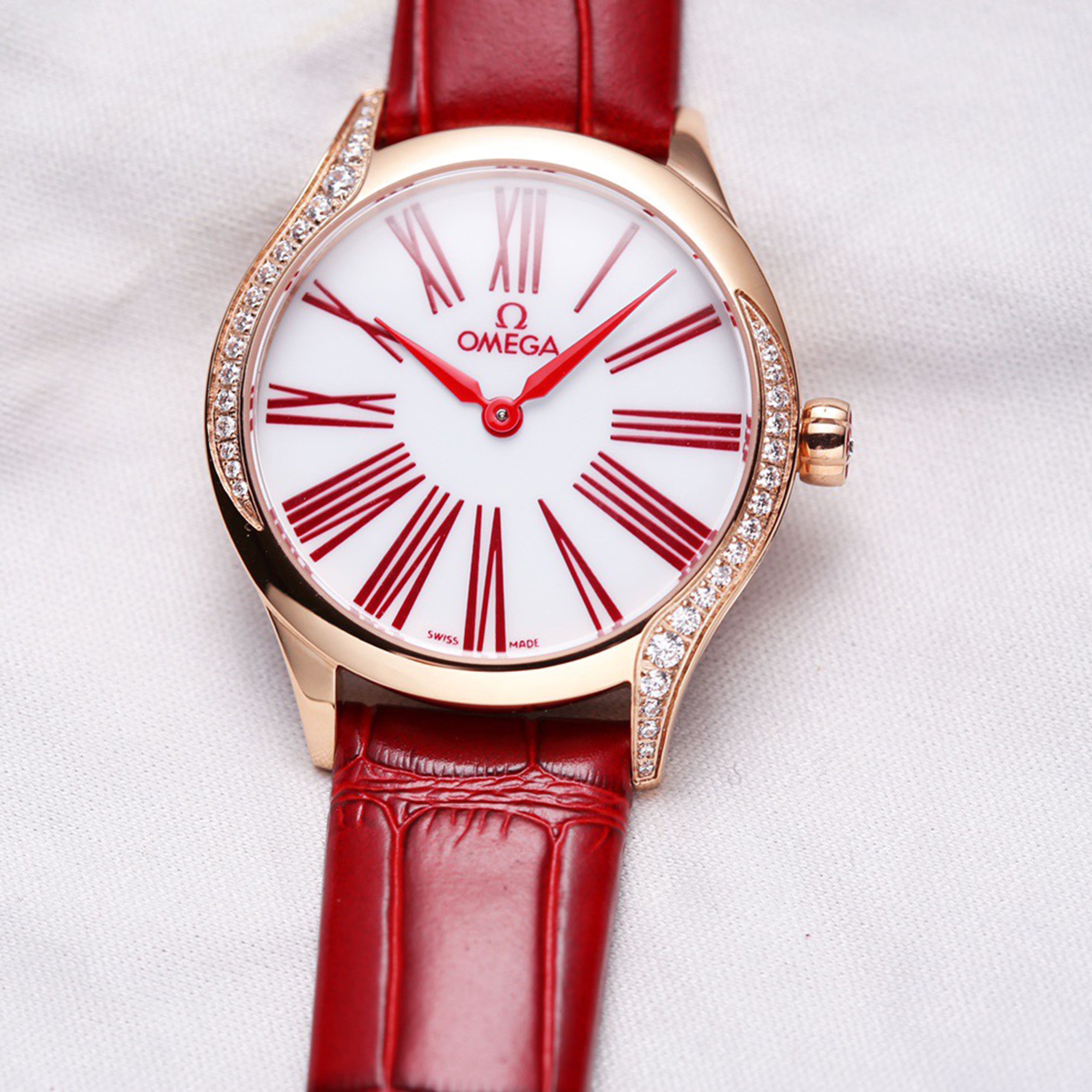 De Ville Quartz Ladies Watch 32MM