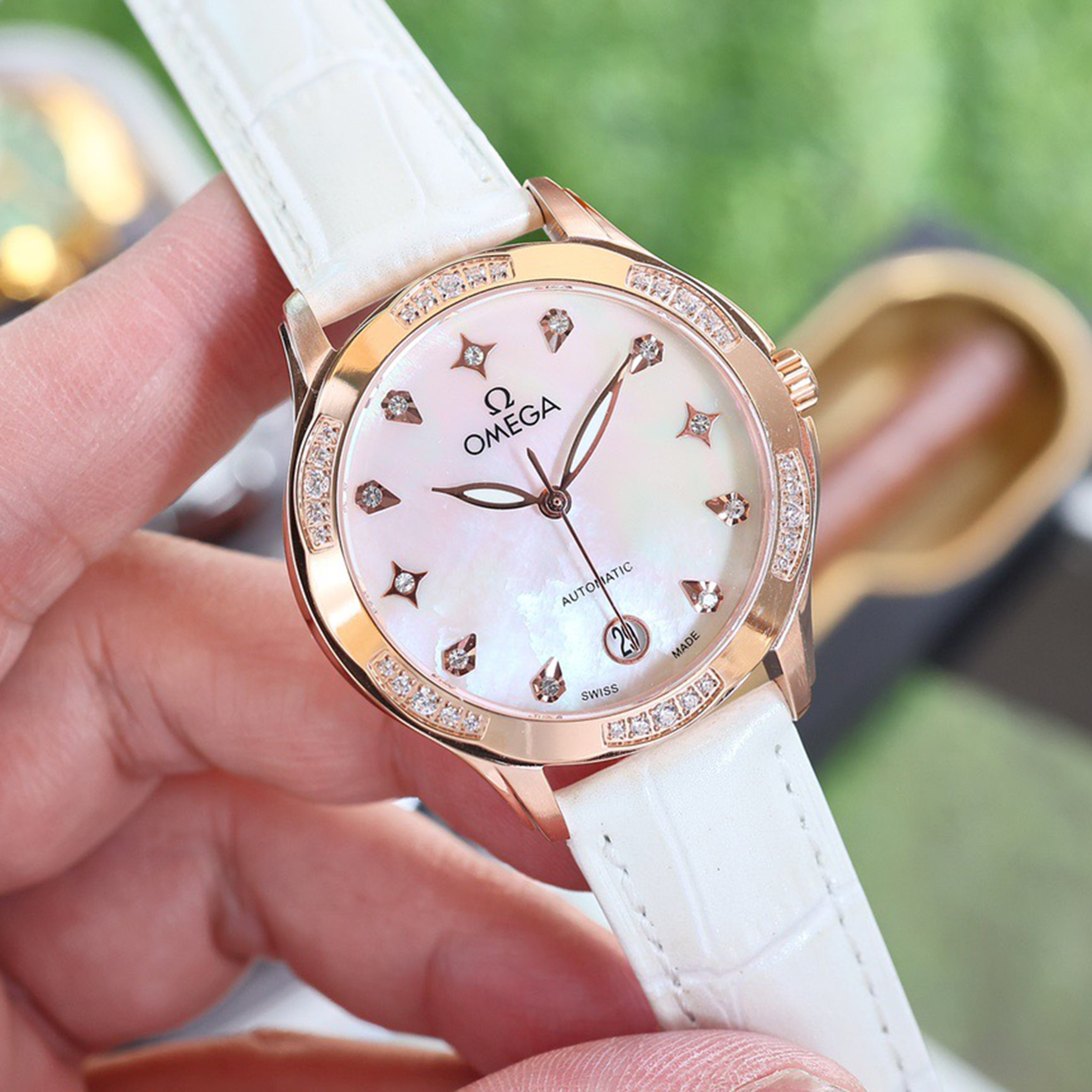 Elegant Ceramic Ladies' Watch
